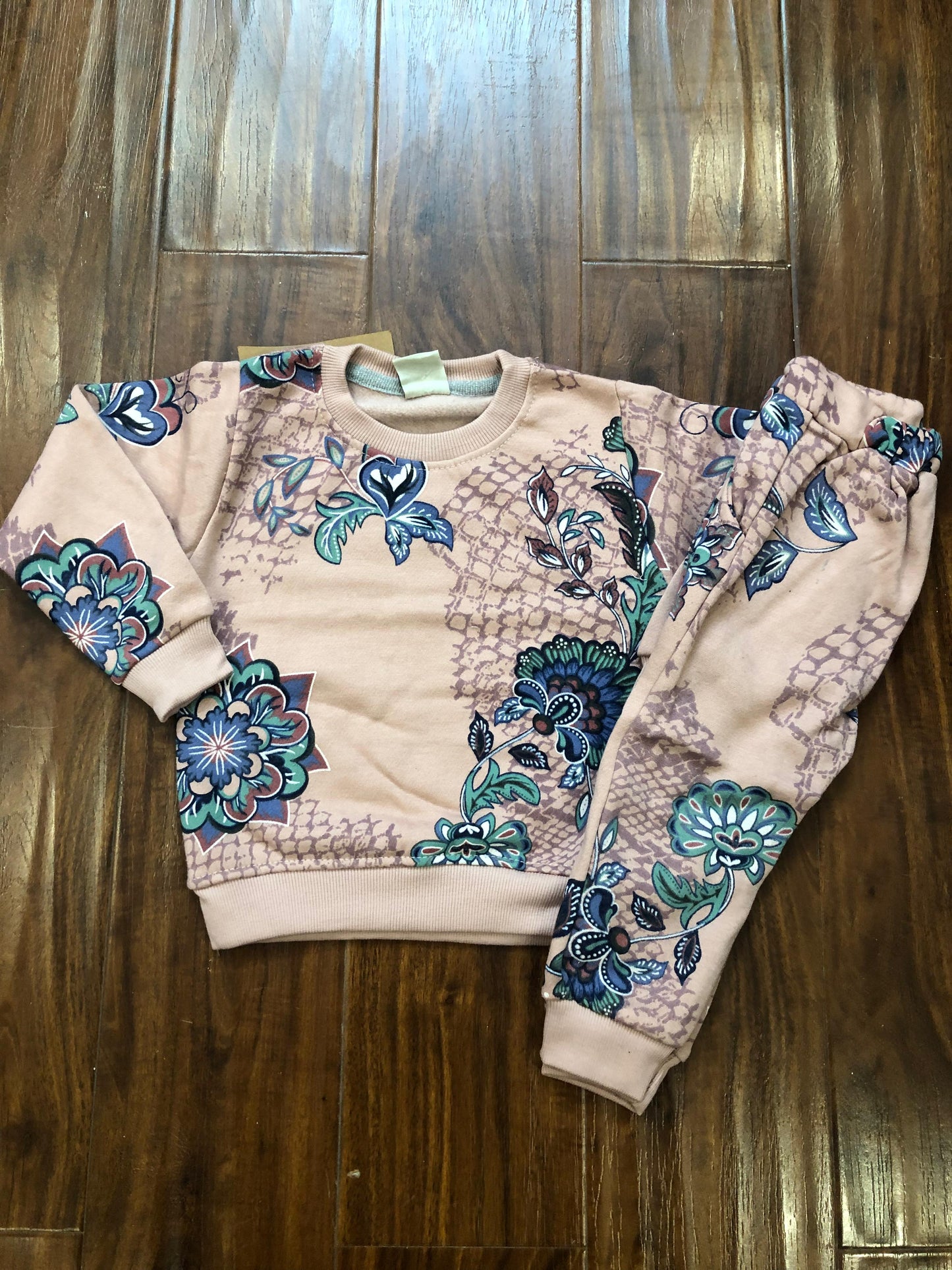 Pink flowers bunch tracksuit