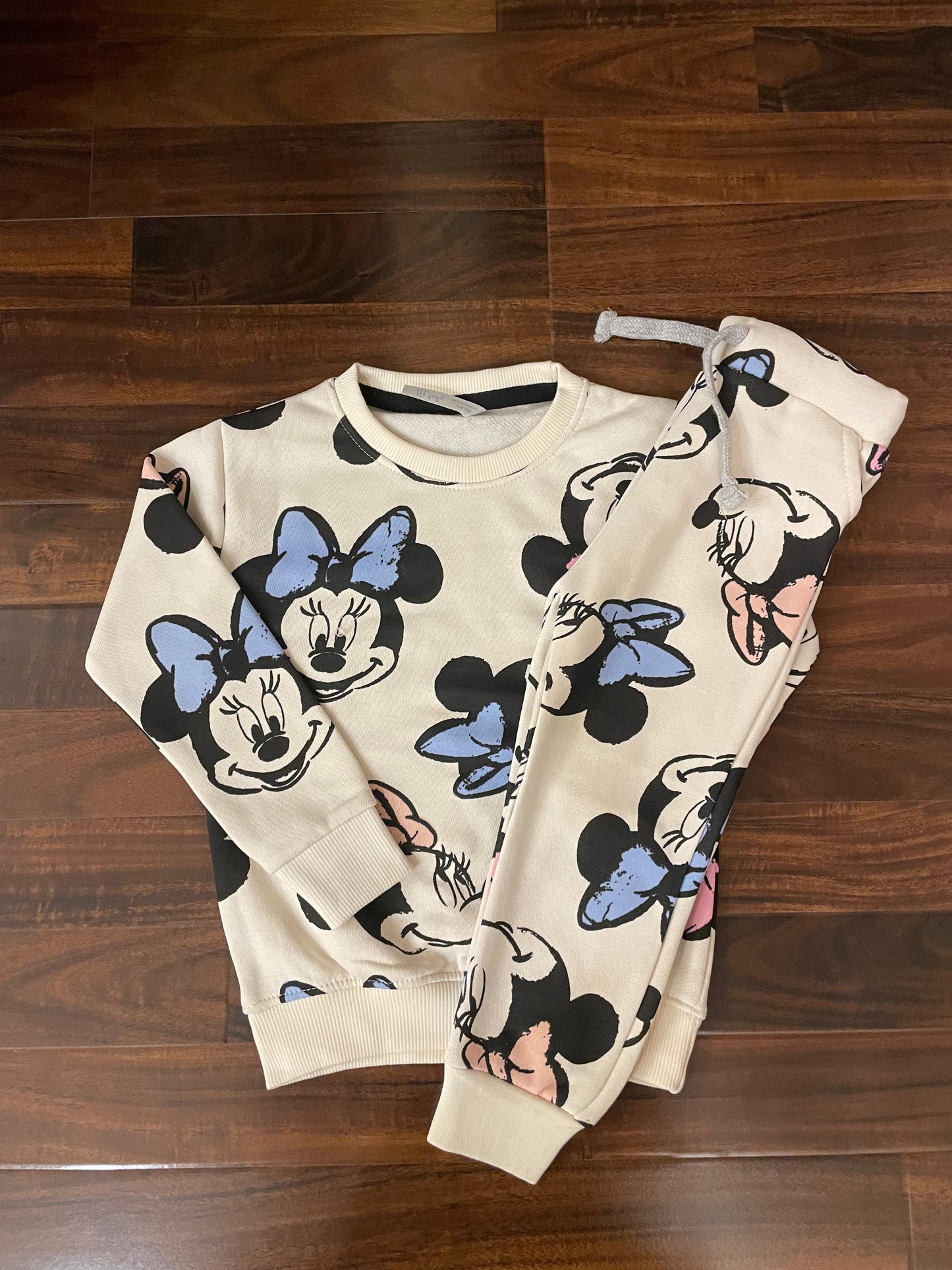 White minnie mouse tracksuit for girls
