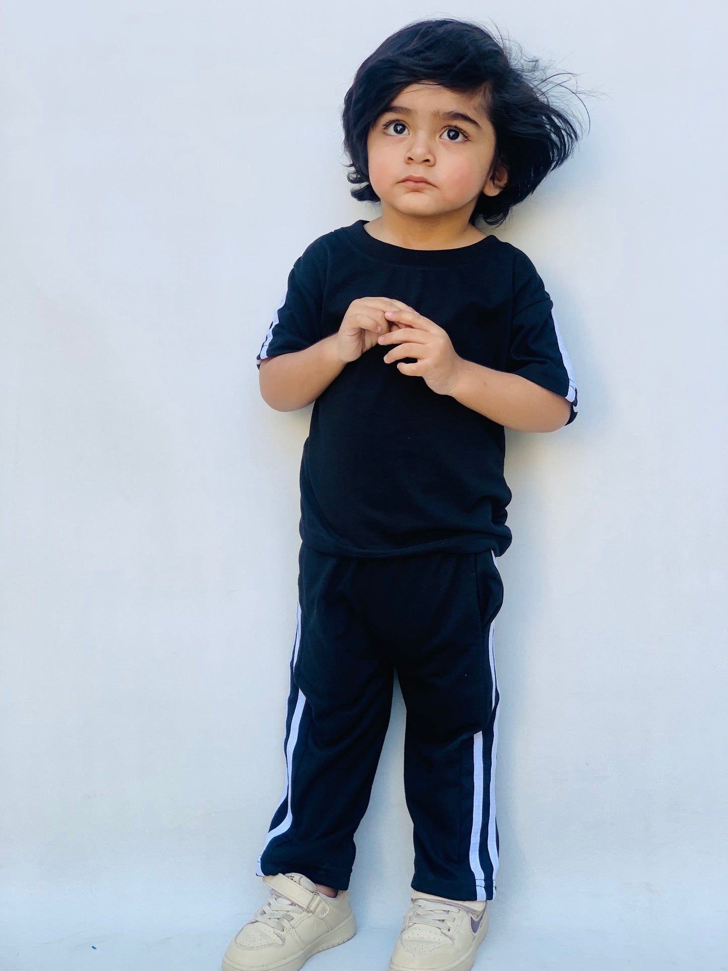 Black side stripes tracksuit