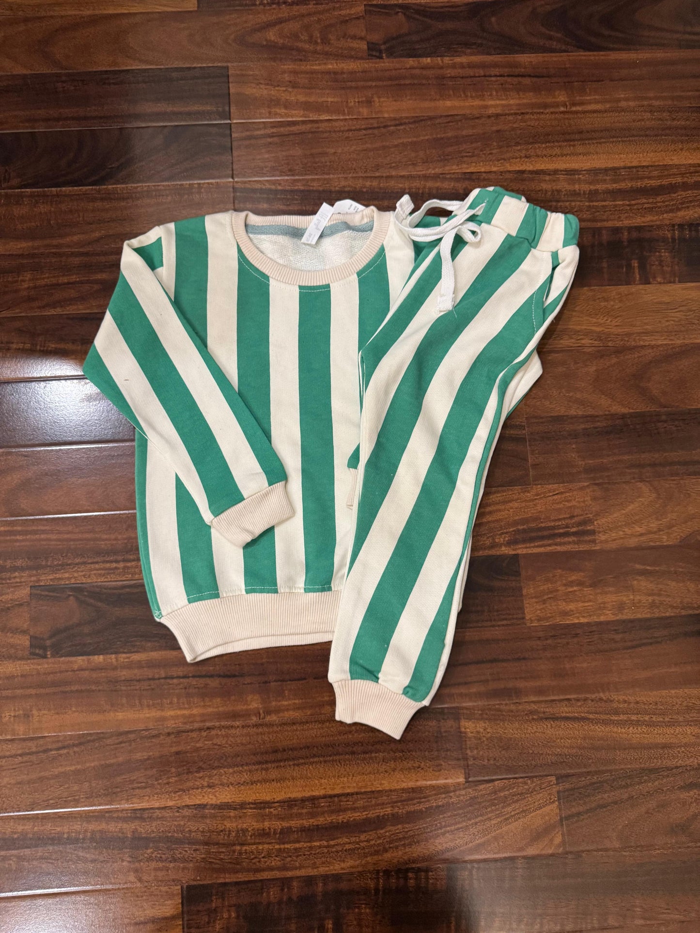 Green and white stripes tracksuit