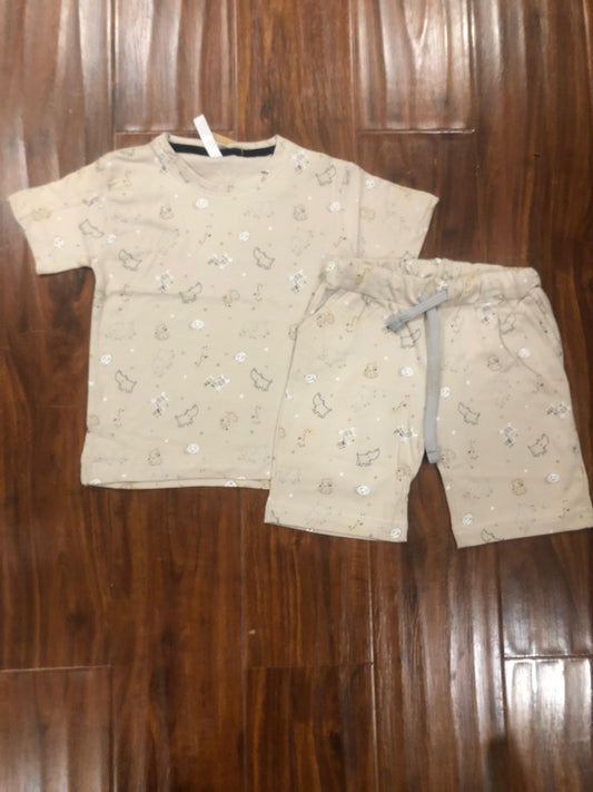 Beige T-shirt and shorts set for kids