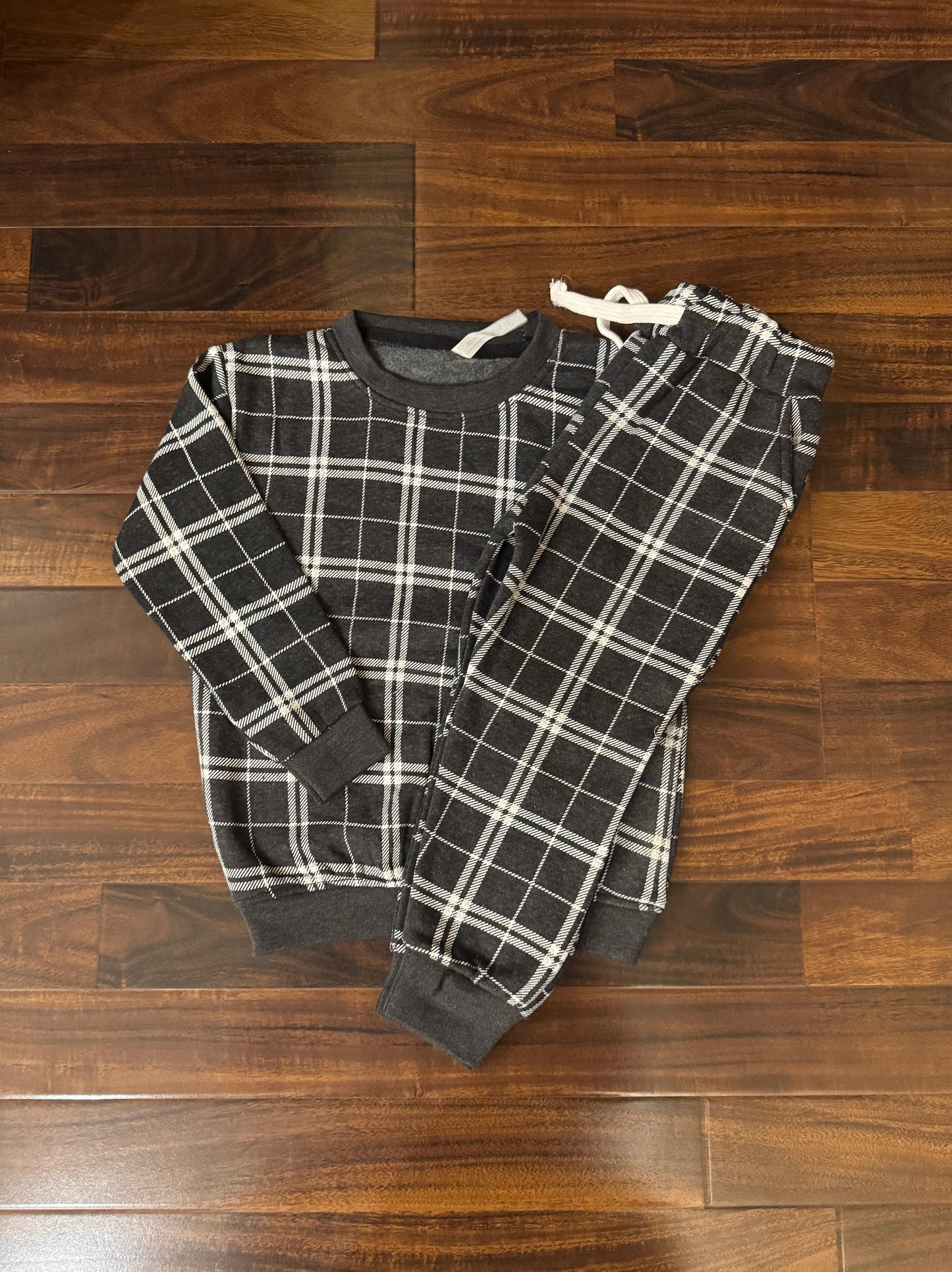 Black checkered tracksuit for kids
